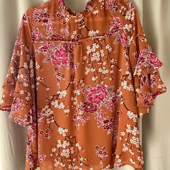 Monteau Top Size L - Gorgeous Clay Brown with floral design - Picture 9 of 11